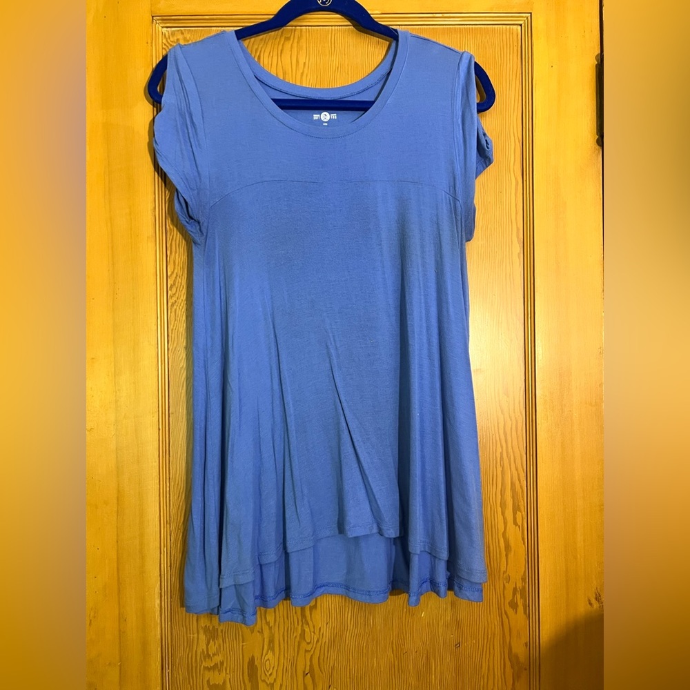 Women’s blue tshirt